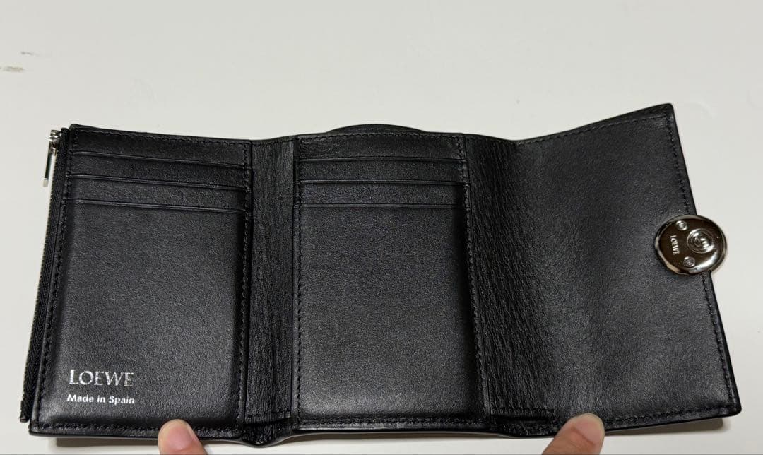 ロエベ 財布