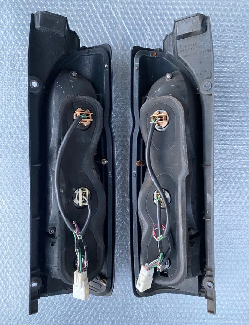 VALENTI(ヴァレンティ)製 ハイエース テールランプ