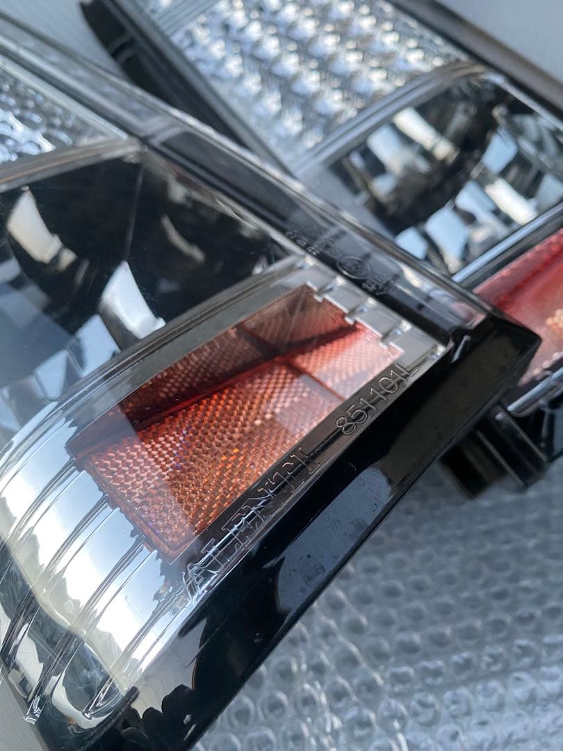 VALENTI(ヴァレンティ)製 ハイエース テールランプ