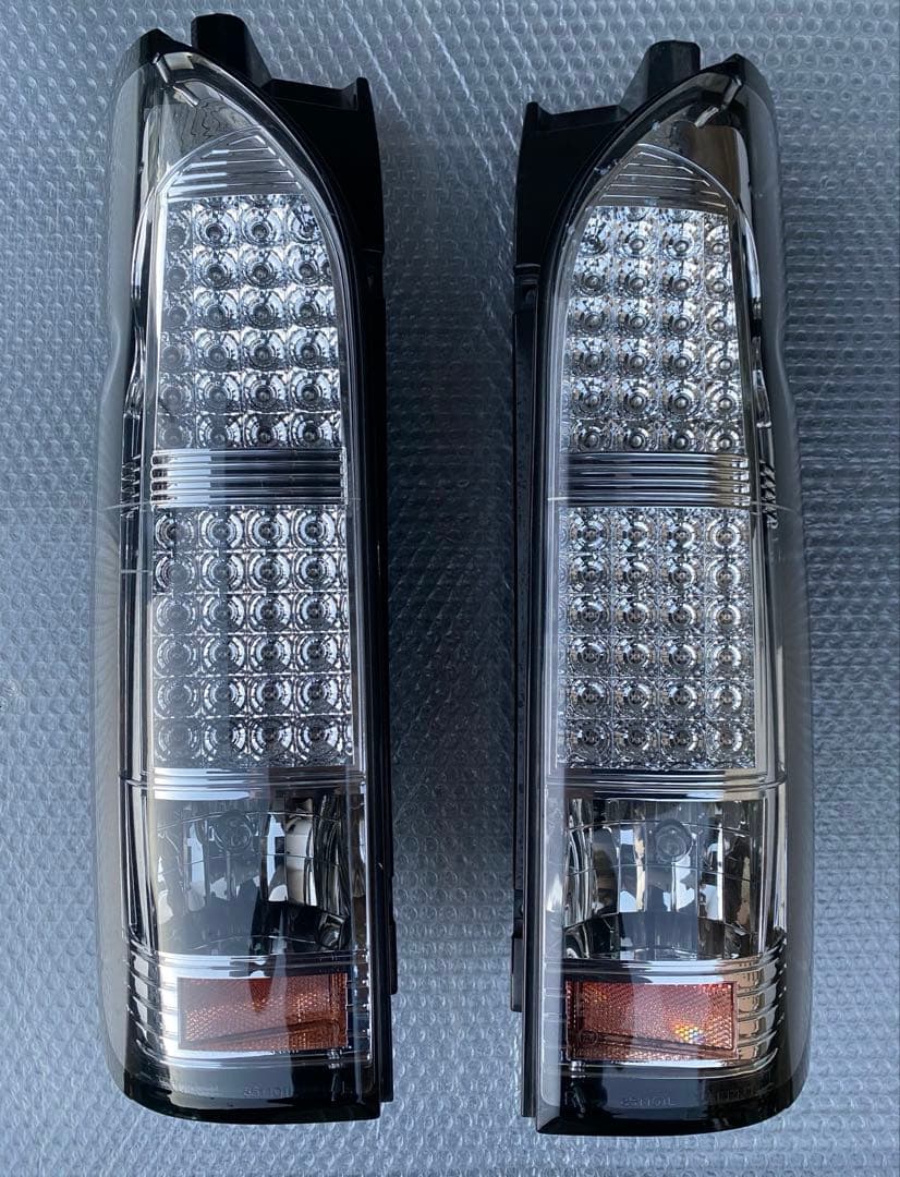 VALENTI(ヴァレンティ)製 ハイエース テールランプ