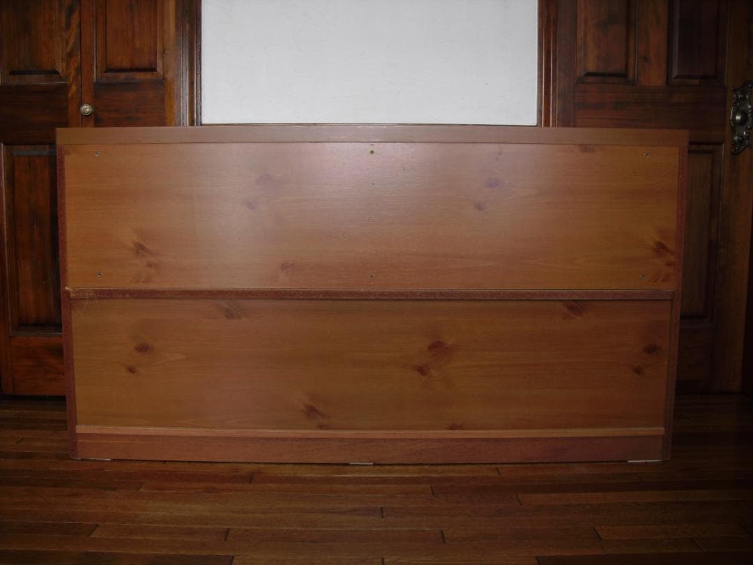 大型４段８杯チェスト☆綺麗な杢目・クラシカルな花タイル貼☆サイドボード・テレビ台