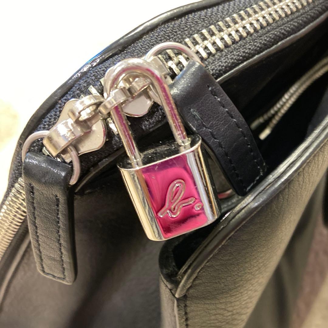 超美品✨ アニエスベー ビジネスバッグ オールレザー ブラック 南京錠 底鋲