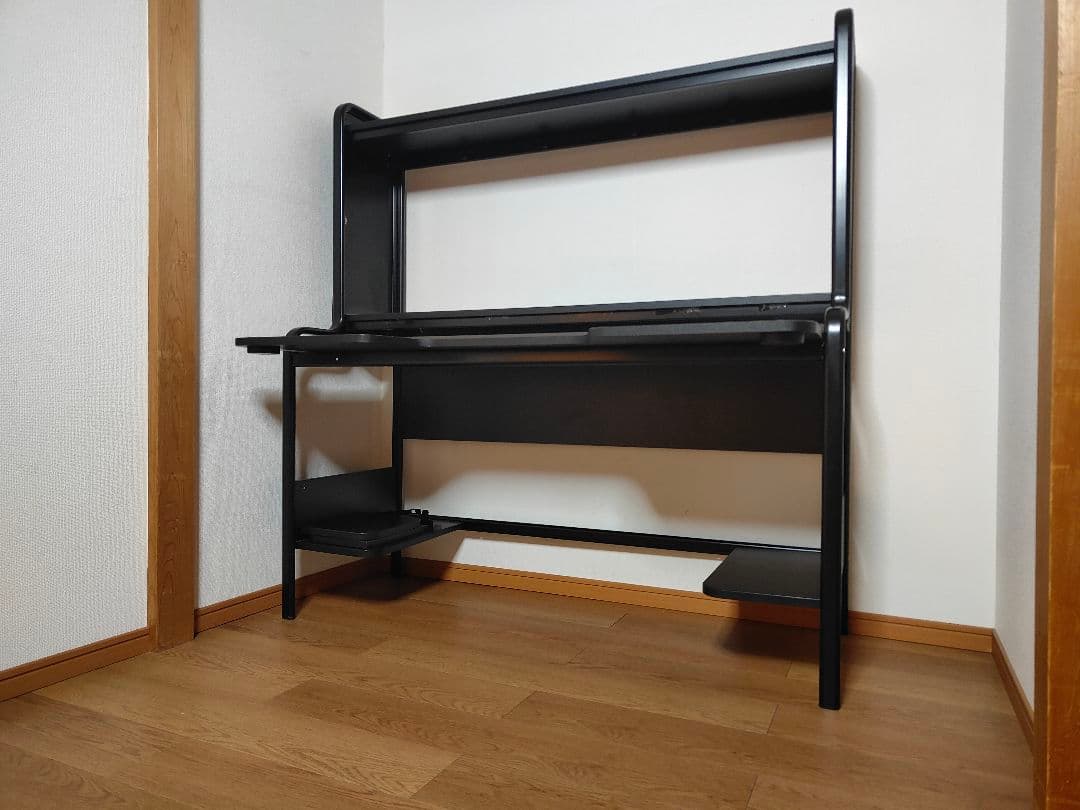 IKEAのFREDDE（フレッデ）ゲーミングデスク