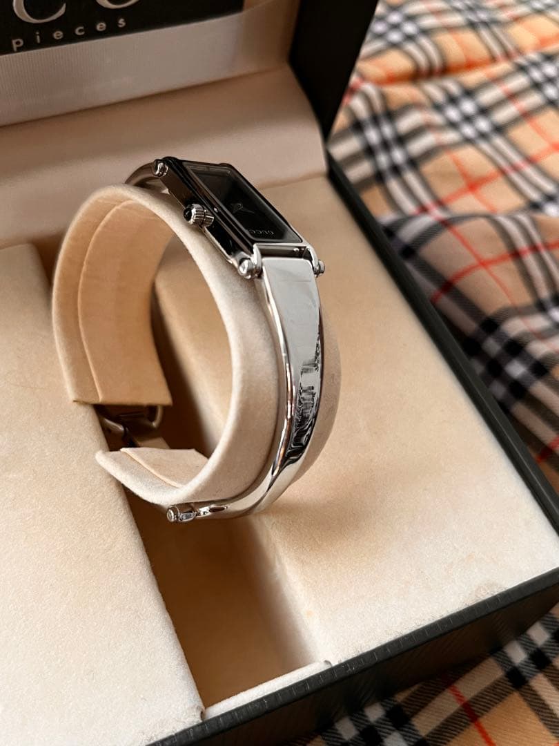 GUCCI 腕時計 ブラック/シルバー