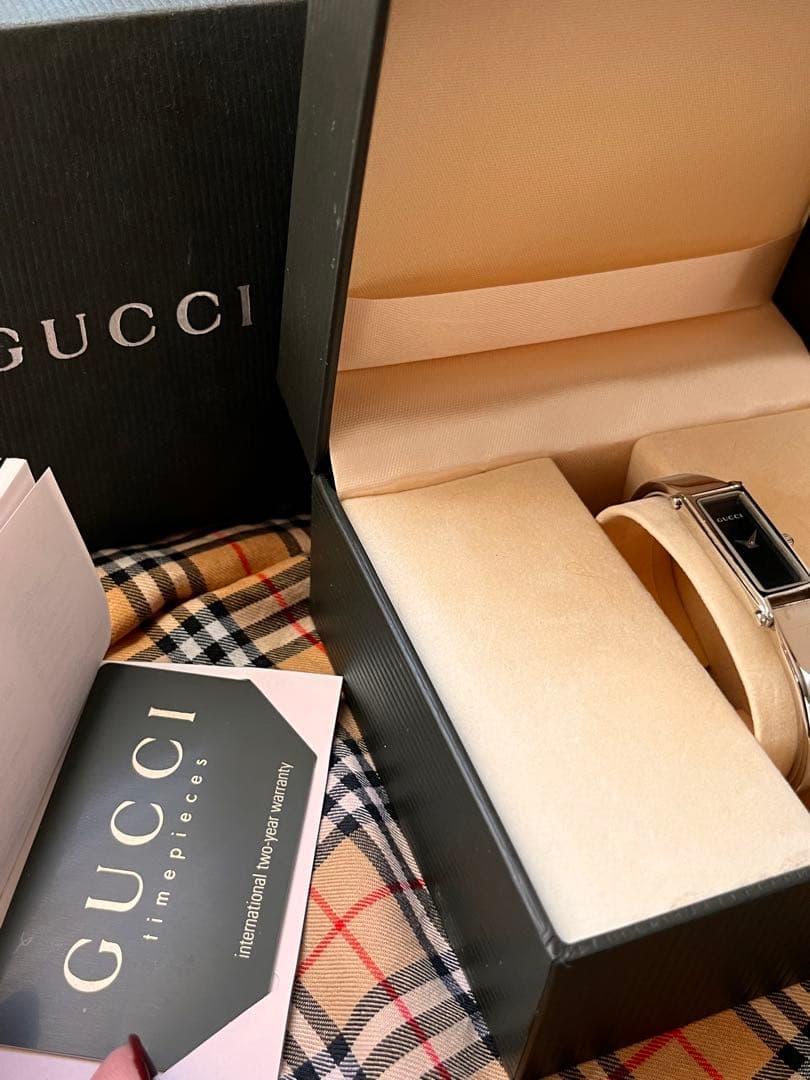 GUCCI 腕時計 ブラック/シルバー