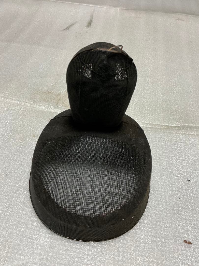 冠・烏帽子帽子。【昭和時代の物　中古品　敗れ箇所有ります】。