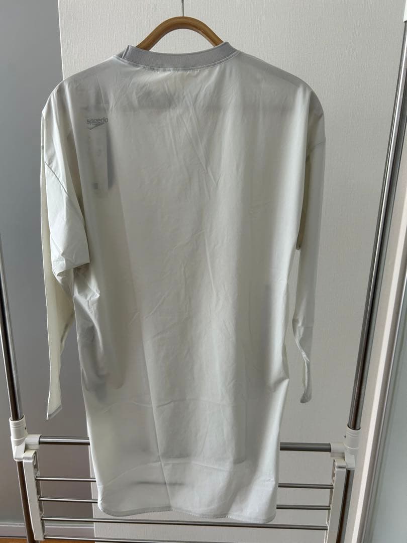 【新品未使用】speedo リラックスロングスリーブラウンドヘムプルオーバー