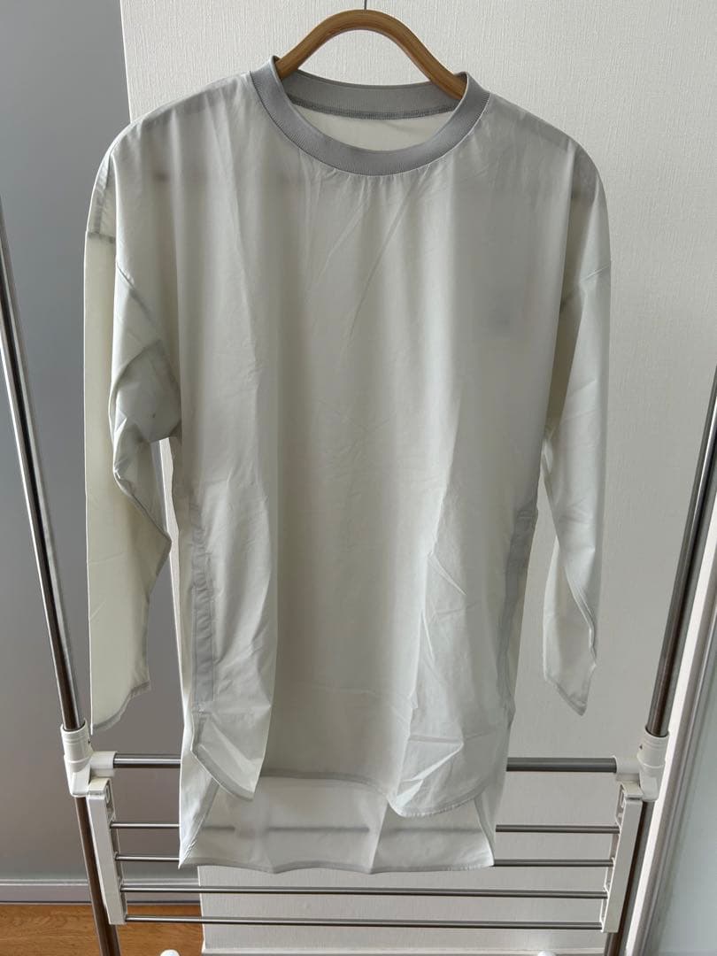 【新品未使用】speedo リラックスロングスリーブラウンドヘムプルオーバー