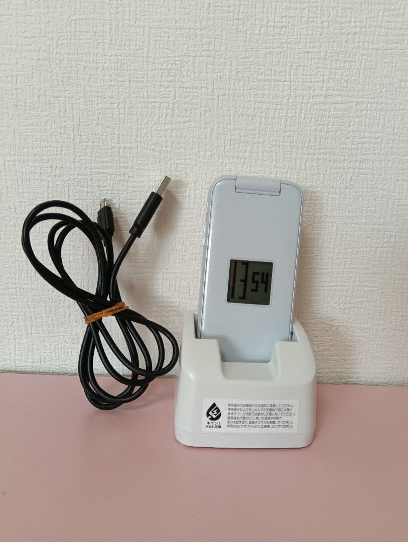 docomo らくらくホン　F01-M シルバーです☺♥