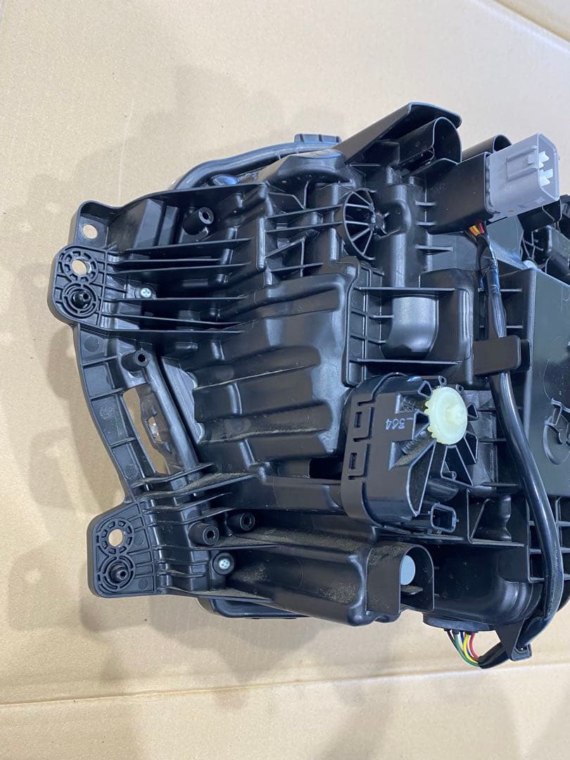 ハスラー MR92S 純正ヘッドライト 35120-59S14-000