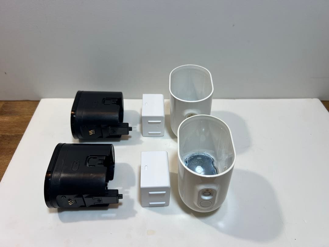 Arlo Pro3 アーロ　スポットライトカメラ　ワイヤレスセキュリティカメラ