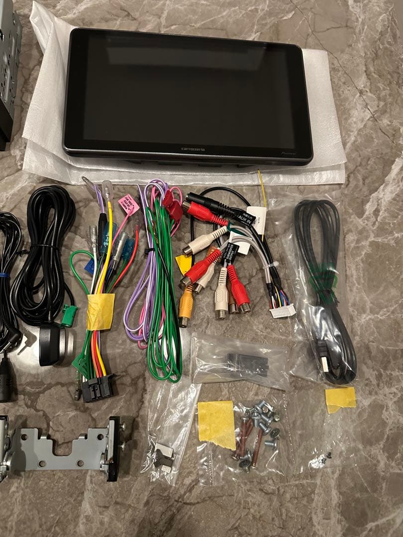 カロッツェリア　dmh-sf500 ディスプレイオーディオ　9インチ