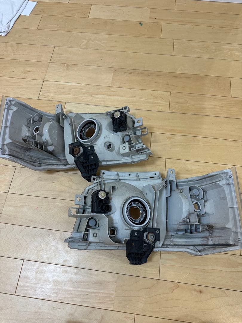 ハイエース　１型　２型　純正ヘッドライト　左右　レベライザー付