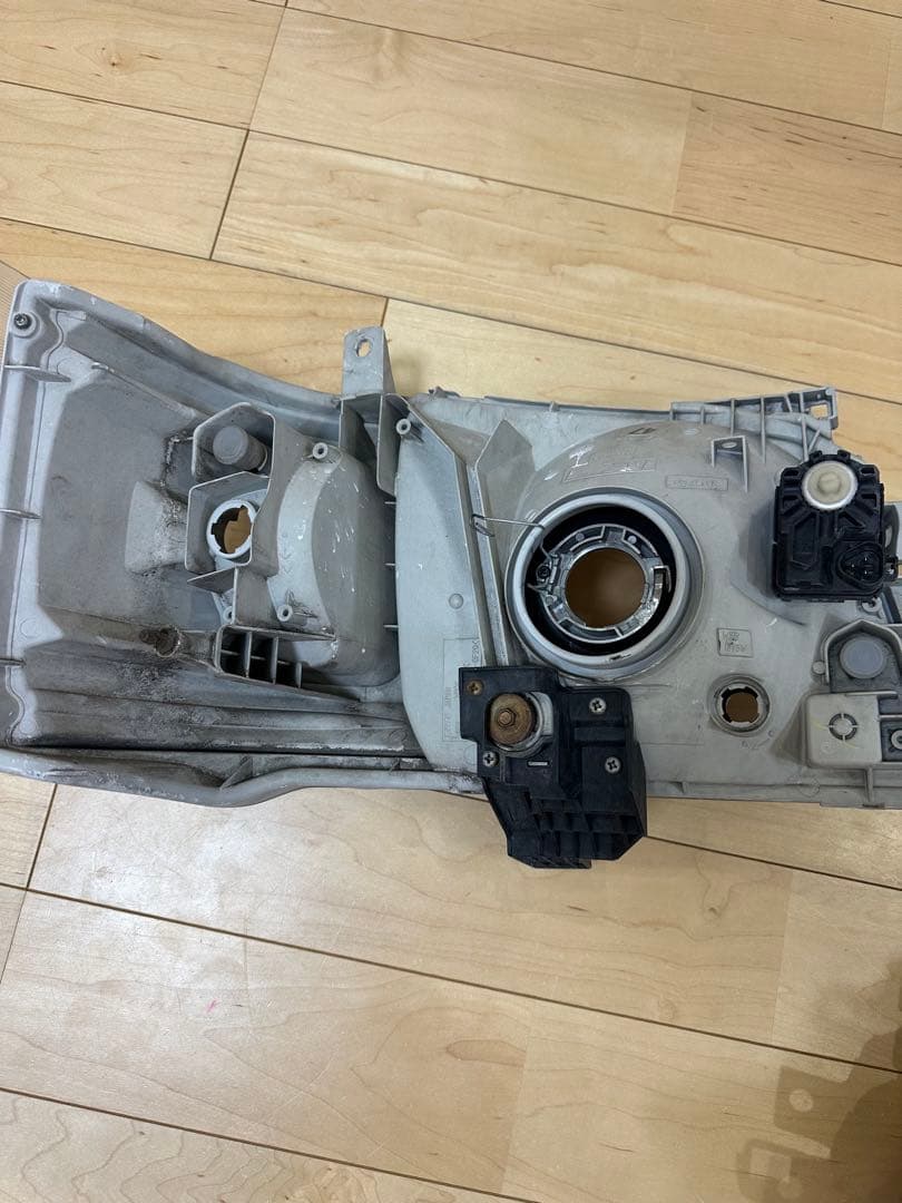 ハイエース　１型　２型　純正ヘッドライト　左右　レベライザー付