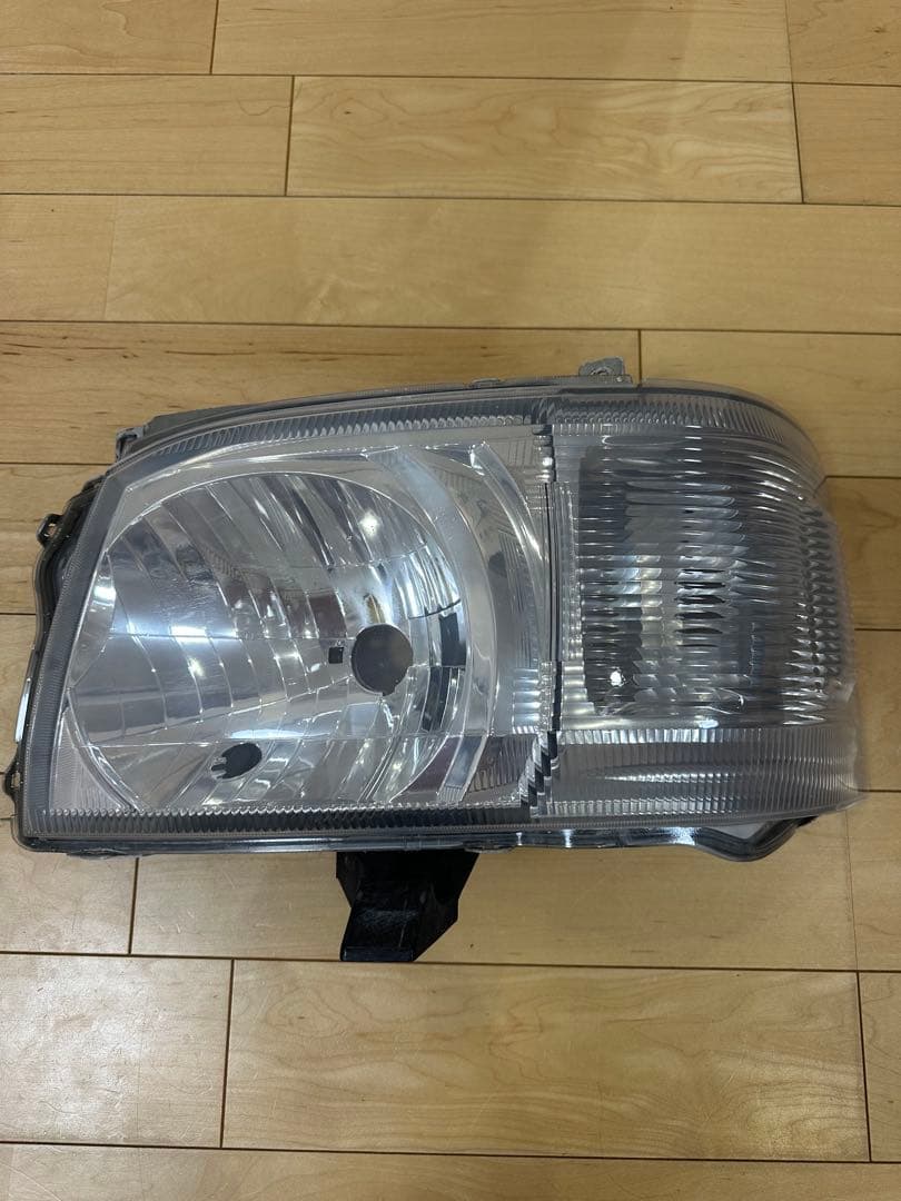 ハイエース　１型　２型　純正ヘッドライト　左右　レベライザー付