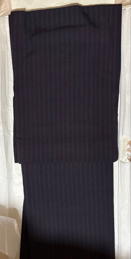 【お値下げ】正絹　色無地　縦縞模様　胴抜き仕立て　黒紅色