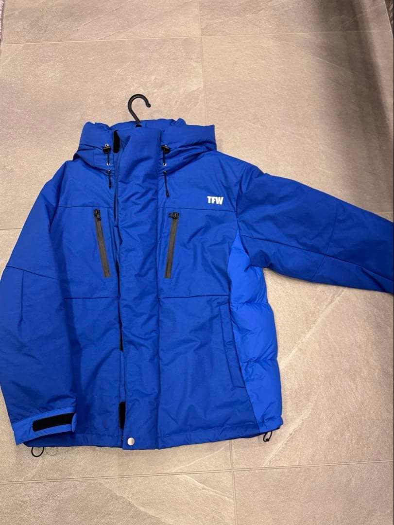 TFW49 青ダウンジャケット