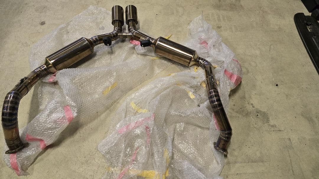 981 gt4 マフラー