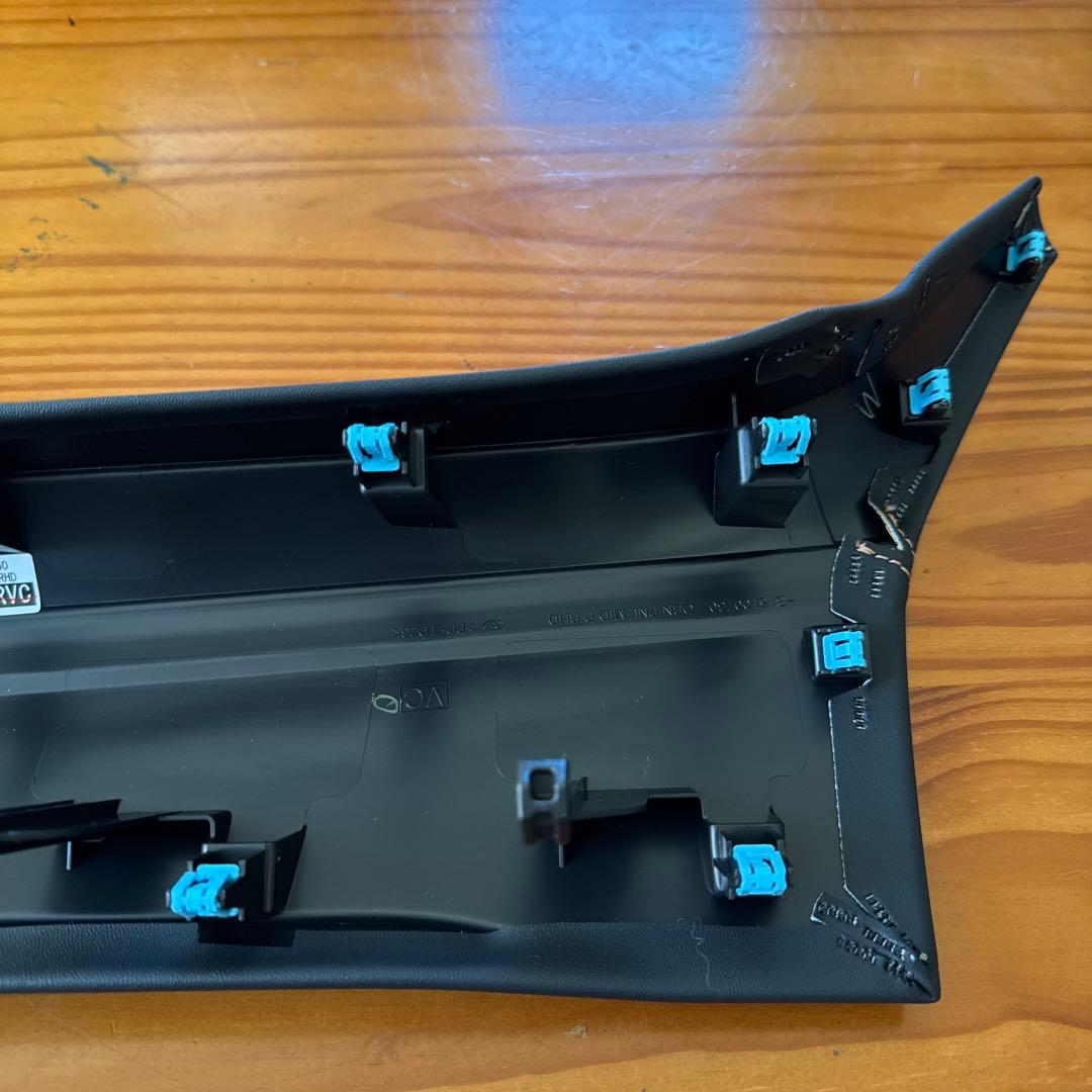 【新車外し】　レボォーグレイバック　純正インバネパネル　カッパーステッチ