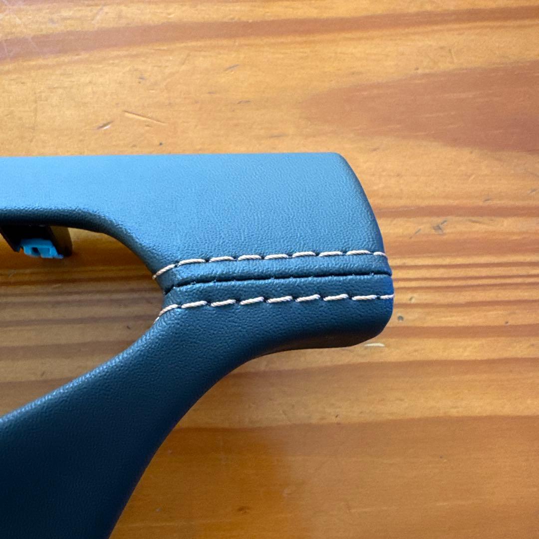 【新車外し】　レボォーグレイバック　純正インバネパネル　カッパーステッチ