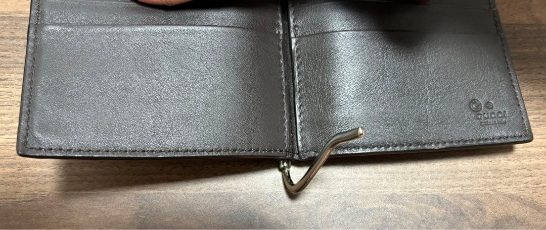 GUCCI ダークブラウン マイクログッチシマ マネークリップ