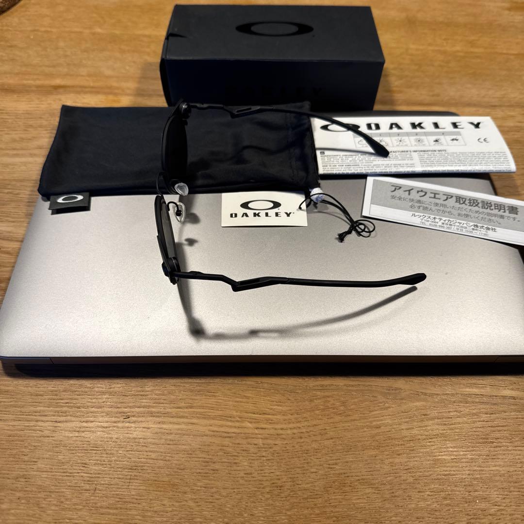 Oakley DEADBOLT Satin Black サングラス