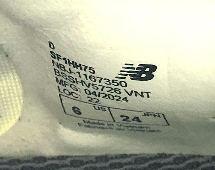 新品 ニューバランス　サッカースパイク　フューロン Furon v7