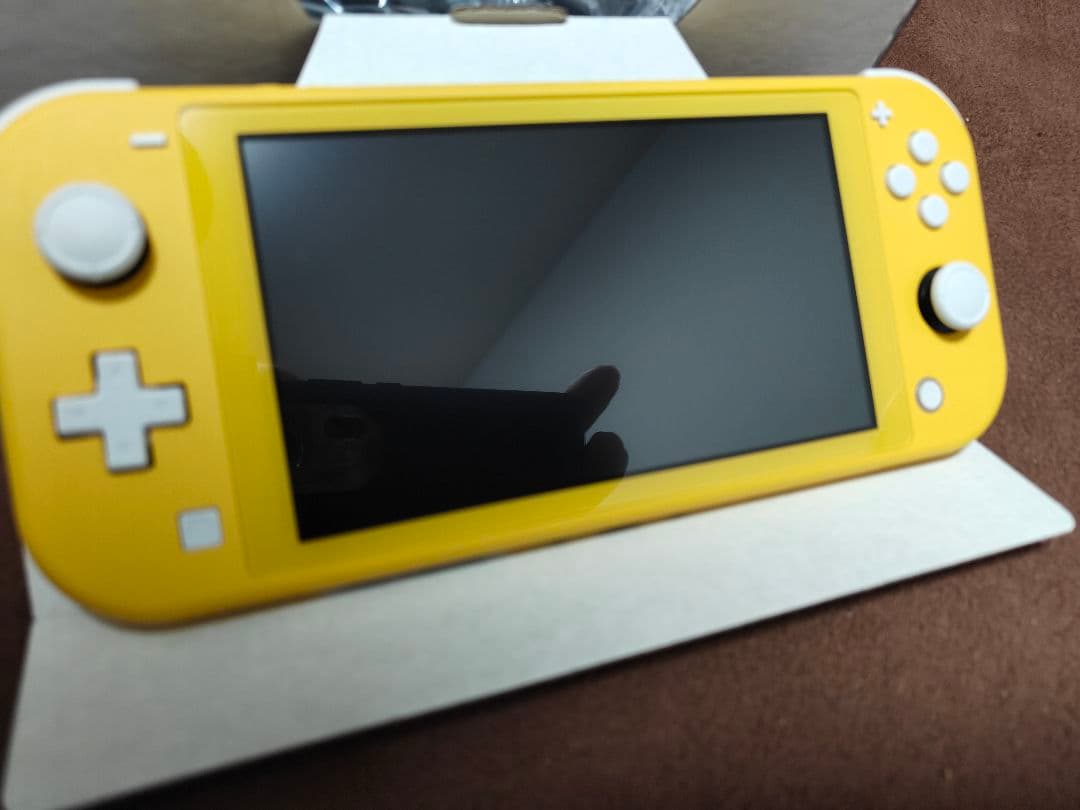 Nintendo Switch Lite 黄色