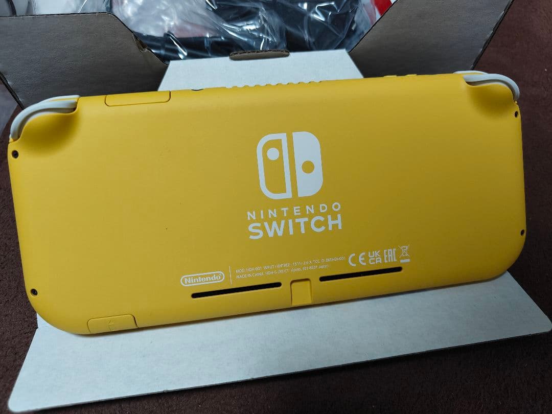 Nintendo Switch Lite 黄色