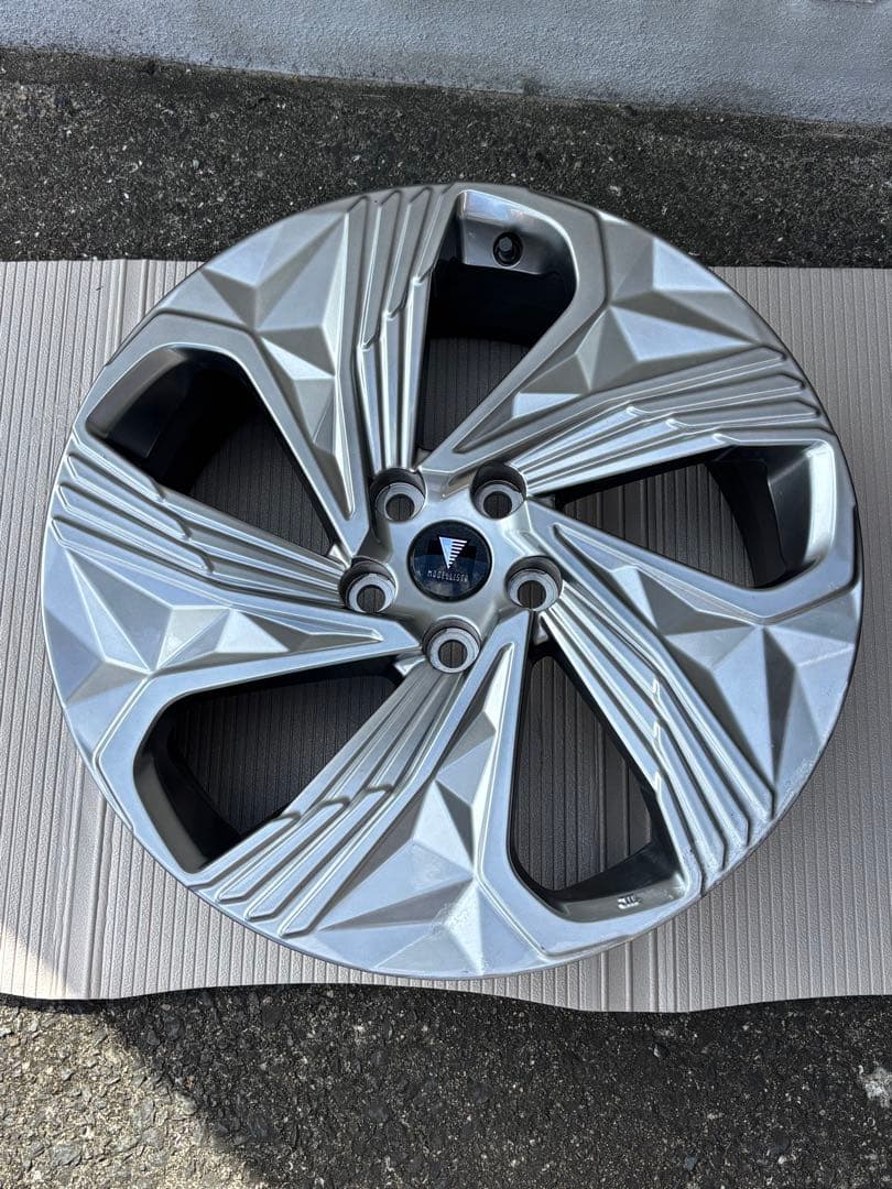 トヨタプリウス60 モデリスタ　中古品　1本