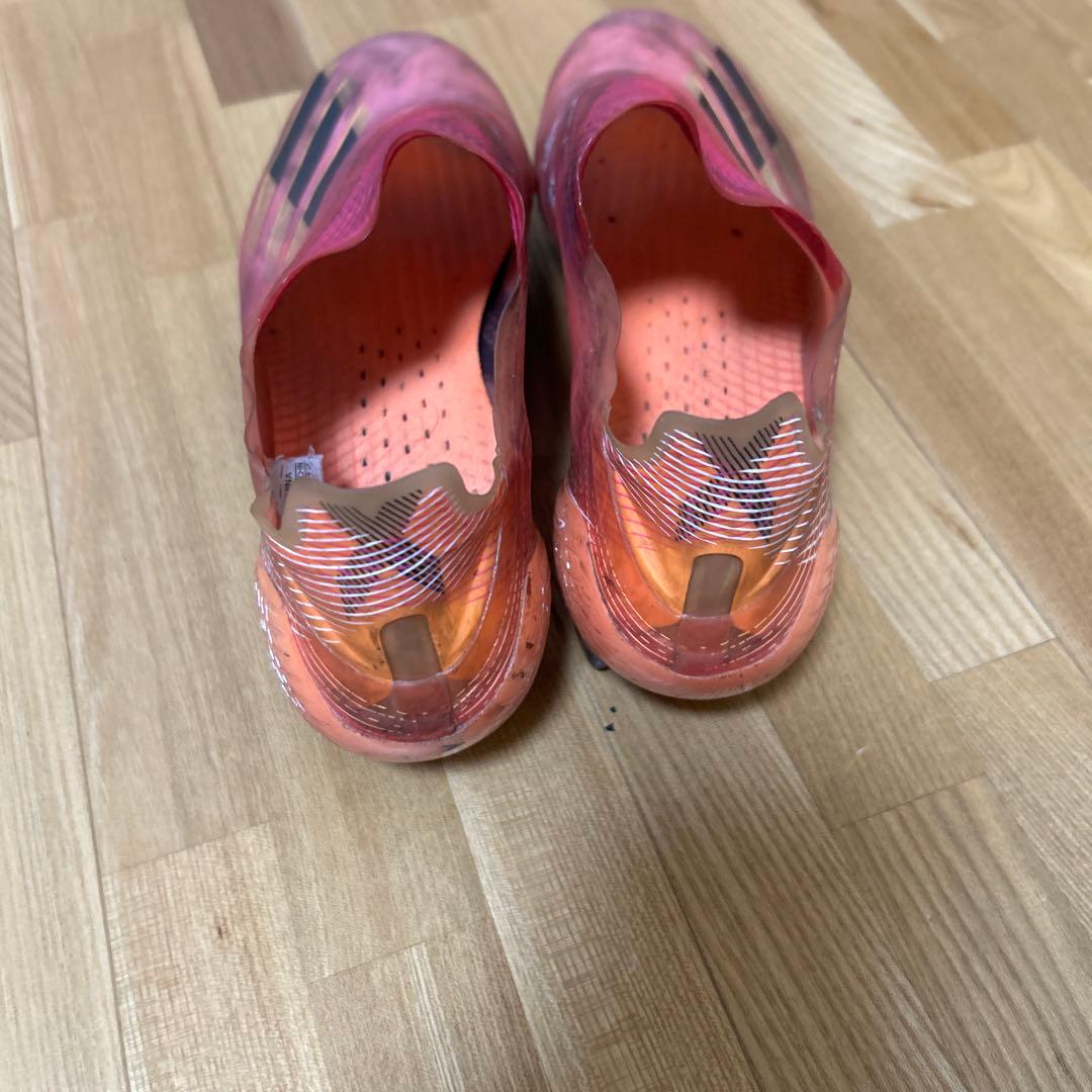 adidas ピンク サッカーシューズ FG