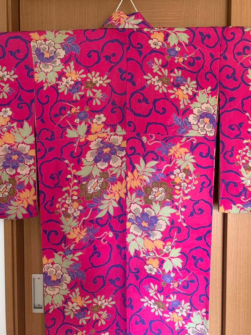 アンティーク着物　大正ロマン　濃いピンク