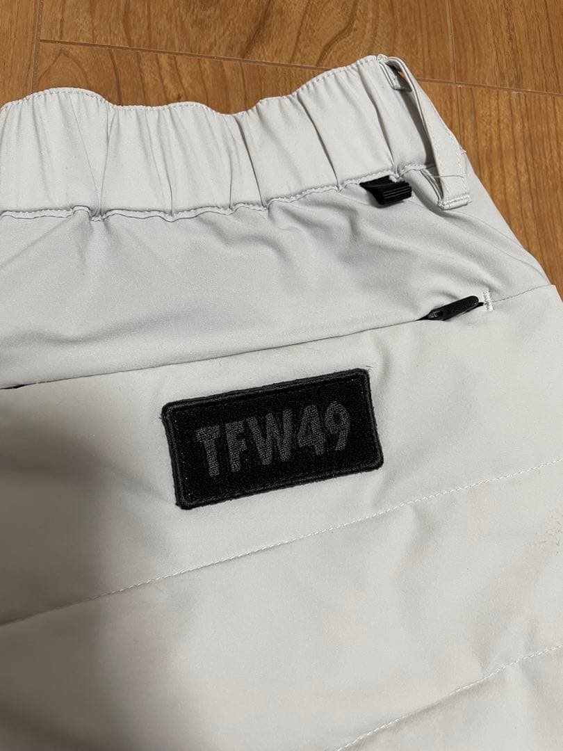 定価4.2万　TFW49 ダウンパンツ　グレー　S ゴルフ　防寒