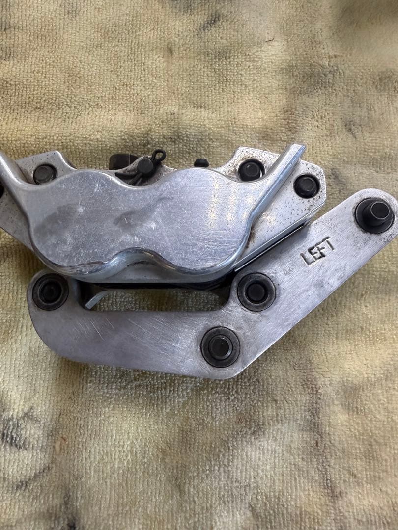 a*a様 パフォーマンスマシン製ブレーキキャリパー 中古 ハーレー 84-99年