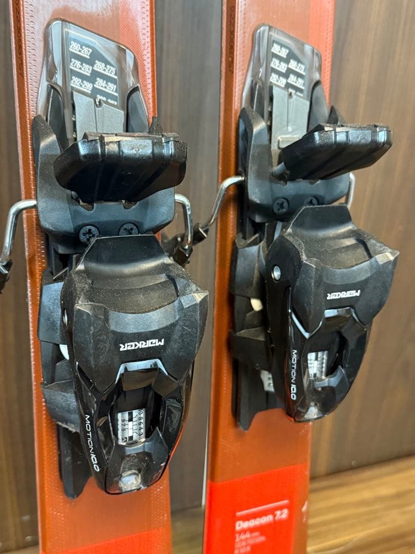 よ*ち様 n*o様 Q3036 フォルクル ディーコン 7.2 144cm スキ