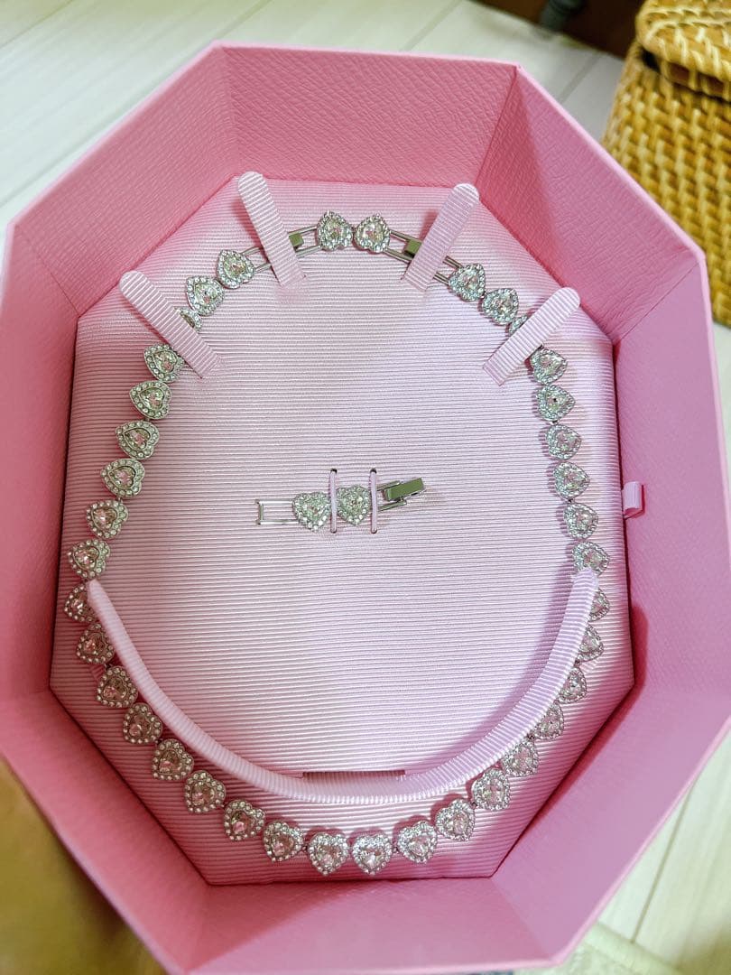 Ariana Grande x Swarovski ネックレス ミックスカット