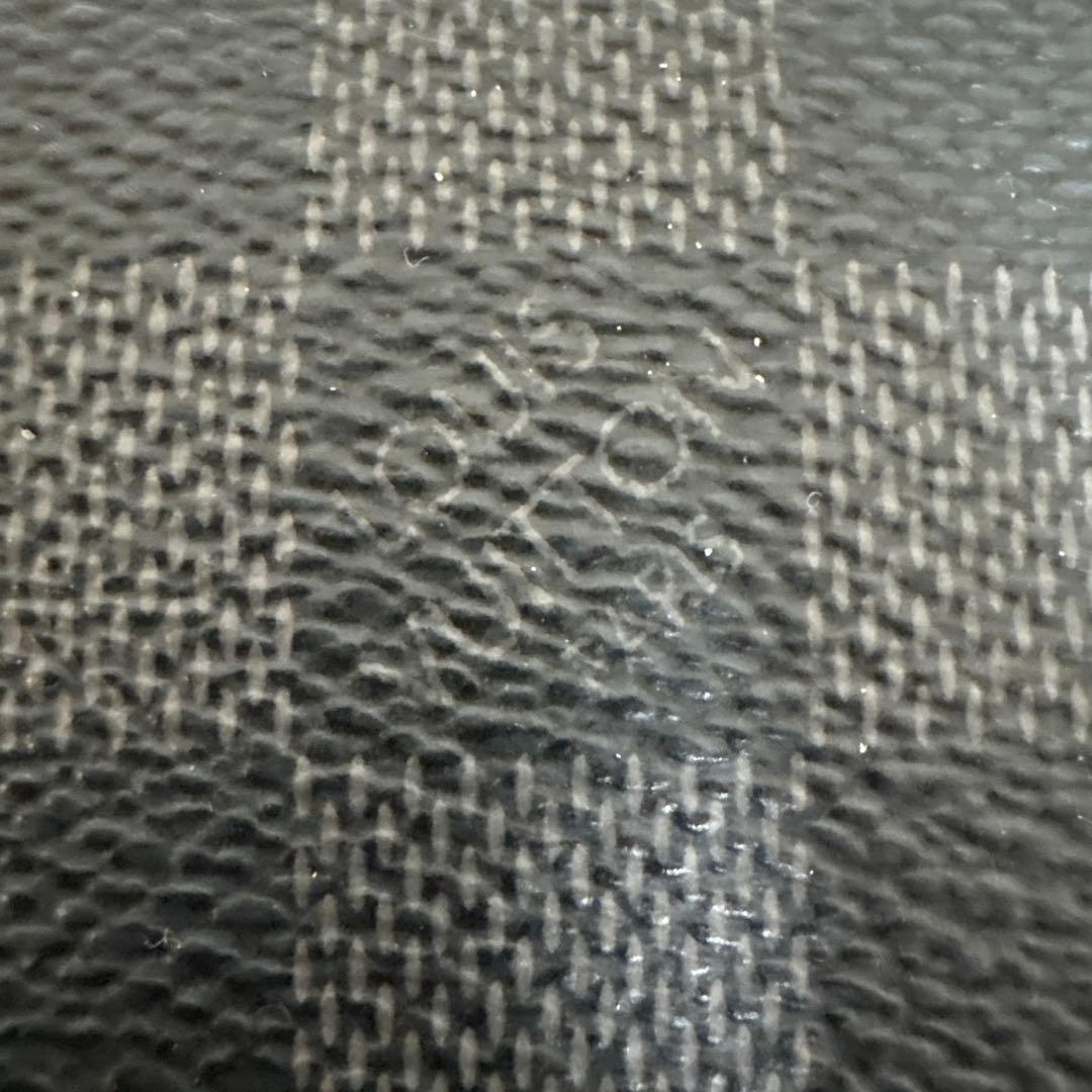 Louis Vuitton ダミエ・グラフィット キーケース