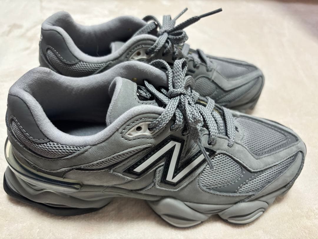 New Balance U9060 グレー スニーカー