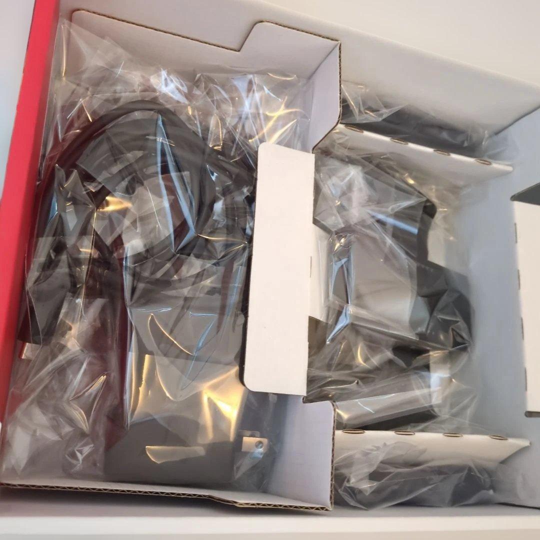 美品☆新品未使用の部品有　Nintendo Switch 本体