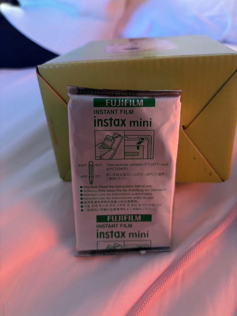 チェキ最新モデル instax mini 12 ブロッサムピンク フィルム付き！