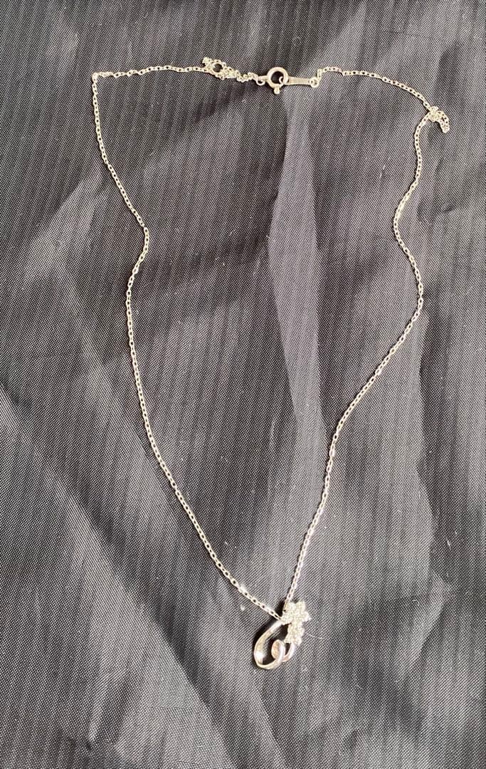 ホワイトゴールド18 花モチーフ ネックレス