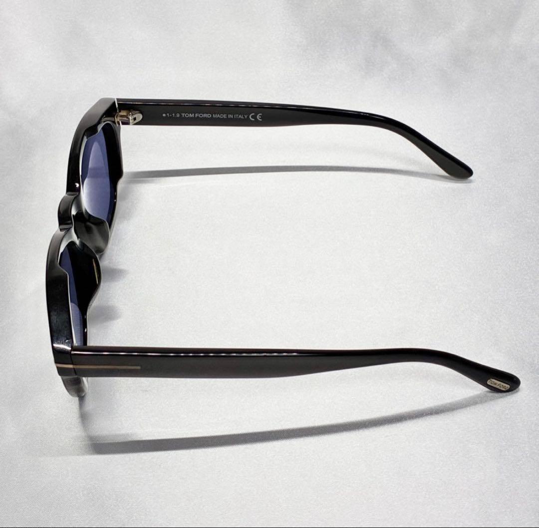 Bryan-02 TF590-F 01V トムフォード サングラス 黒 ブラック