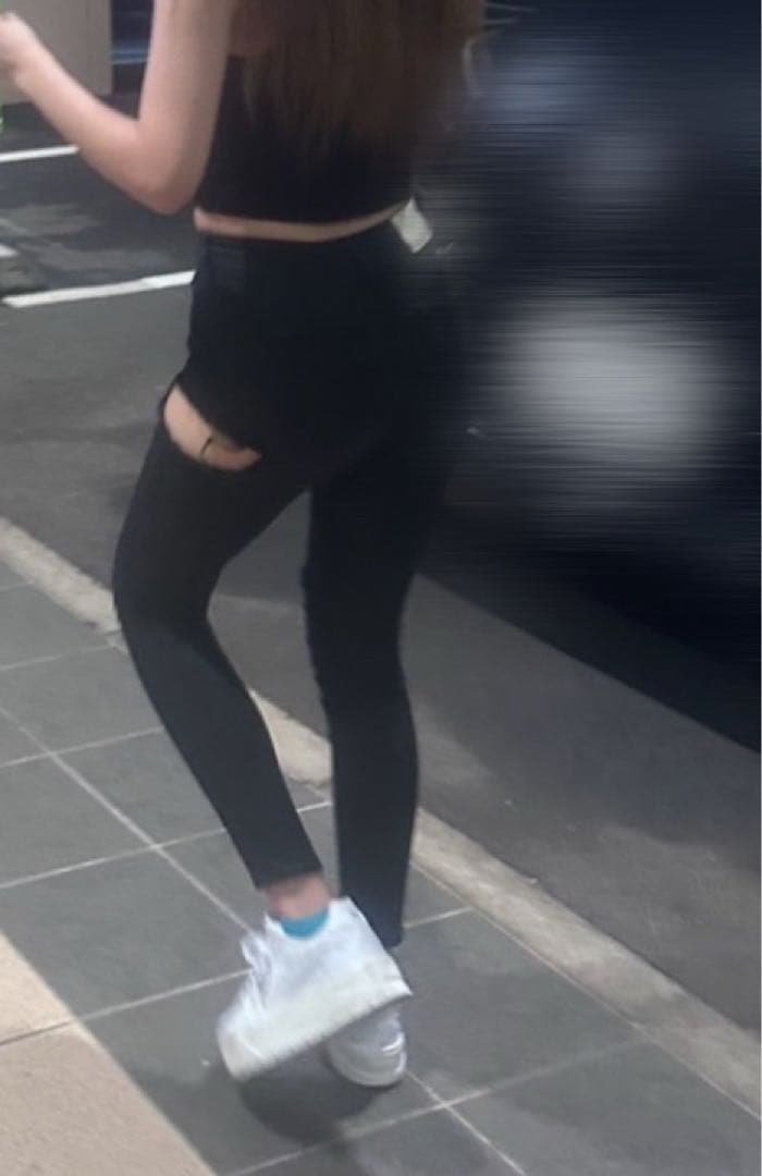 GYDAスキニーパンツ