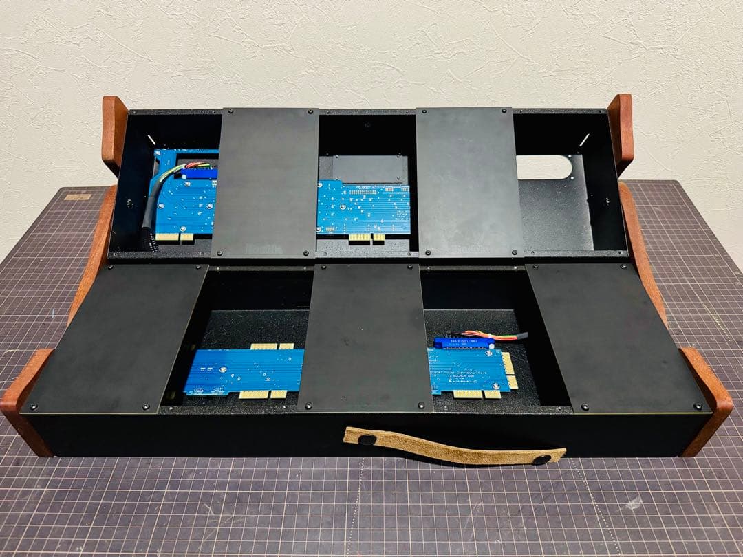 キ*ウ様 Buchla 201e-10 Powered Cabinet