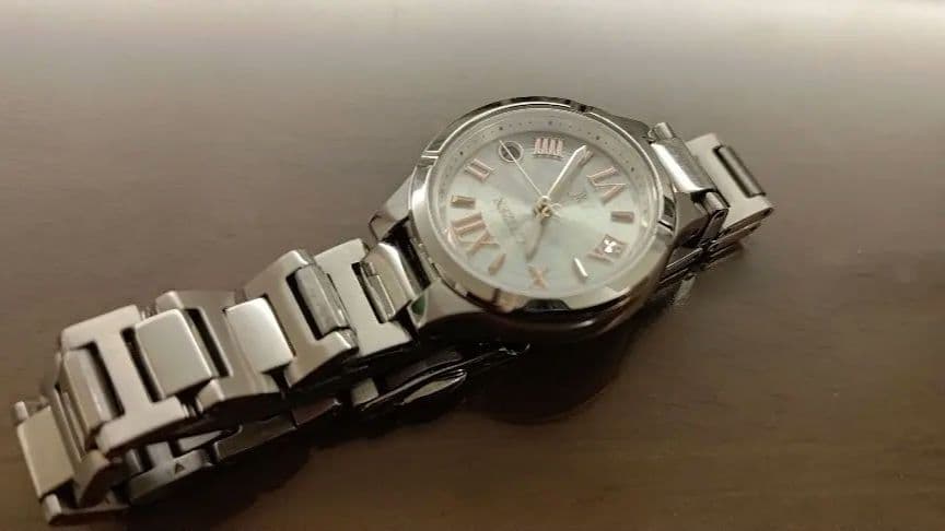 シチズン時計 xC レディース エコ・ドライブ電波時計 ES8080-68