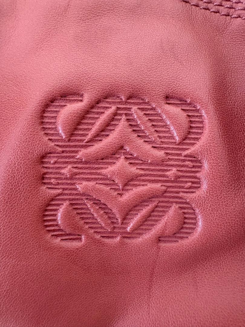 LOEWE レザーショルダーバッグ ピンク