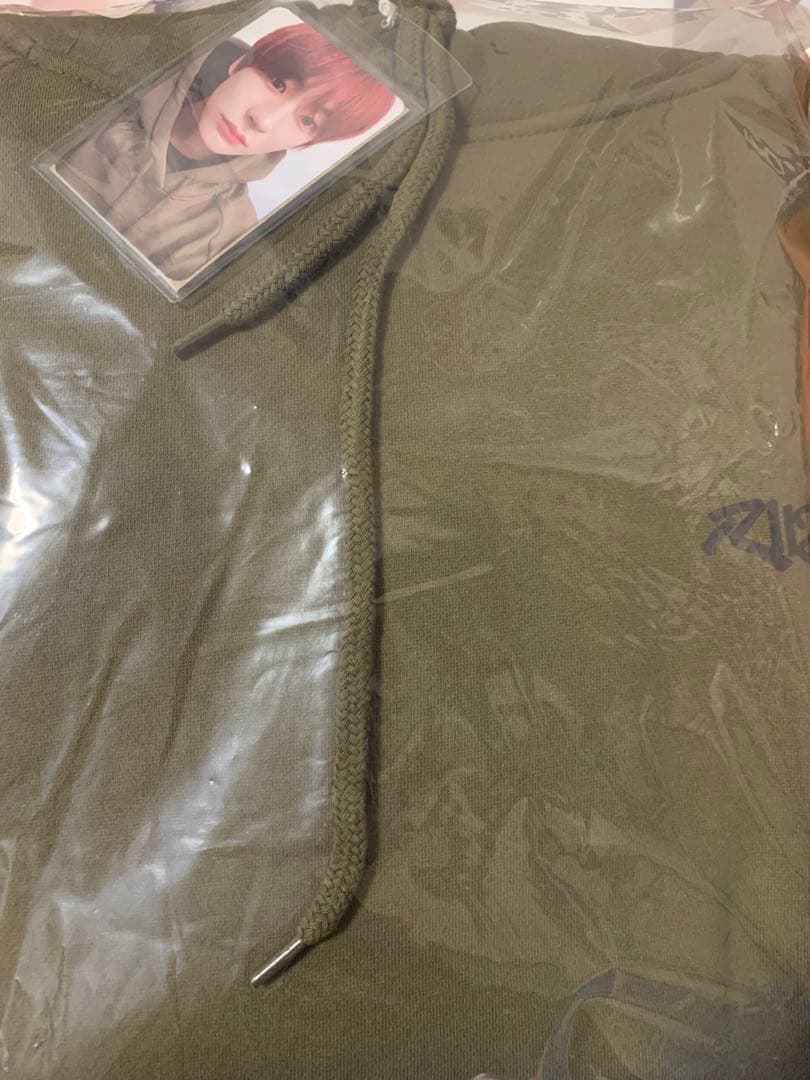 アントン フーディ トレカ ポップアップ