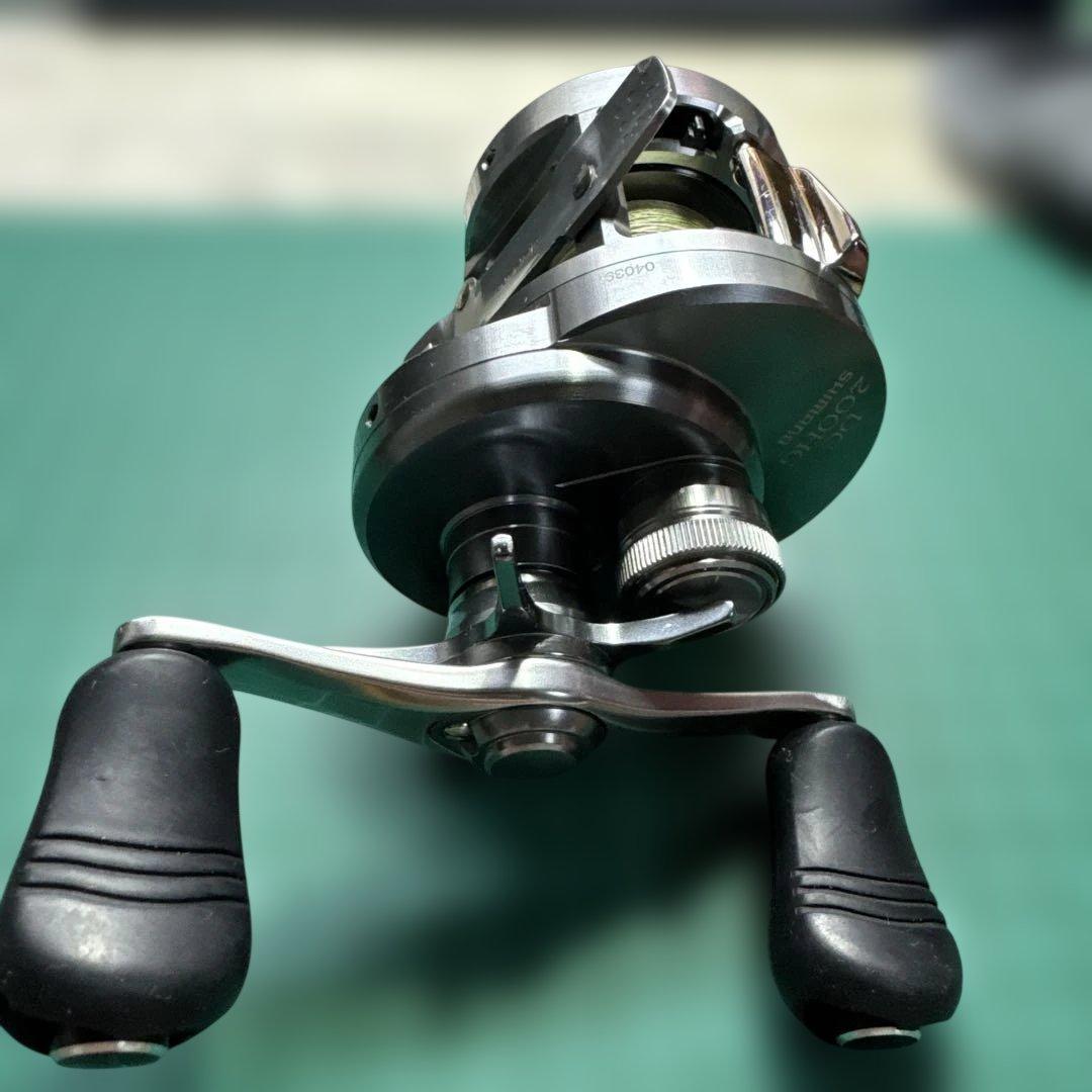 シマノ 20カルカッタコンクエストDC 200HG 右ハンドル