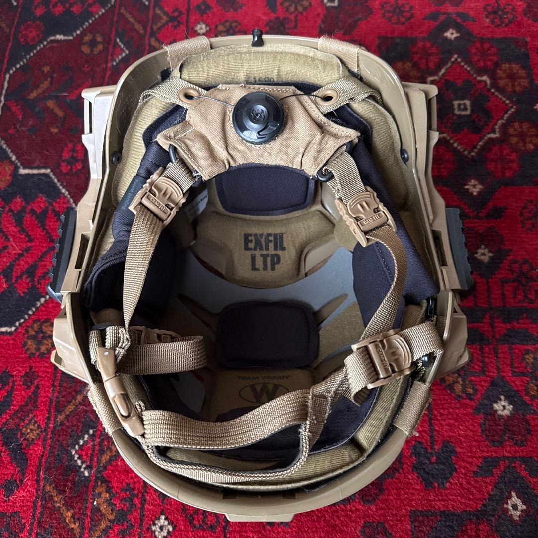 【実物】チームウェンディ　TEAM WENDY ヘルメット