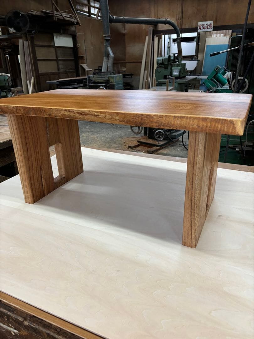 一枚板テーブル　耳付き